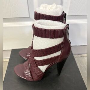 Report Signature purple Strappy Heels